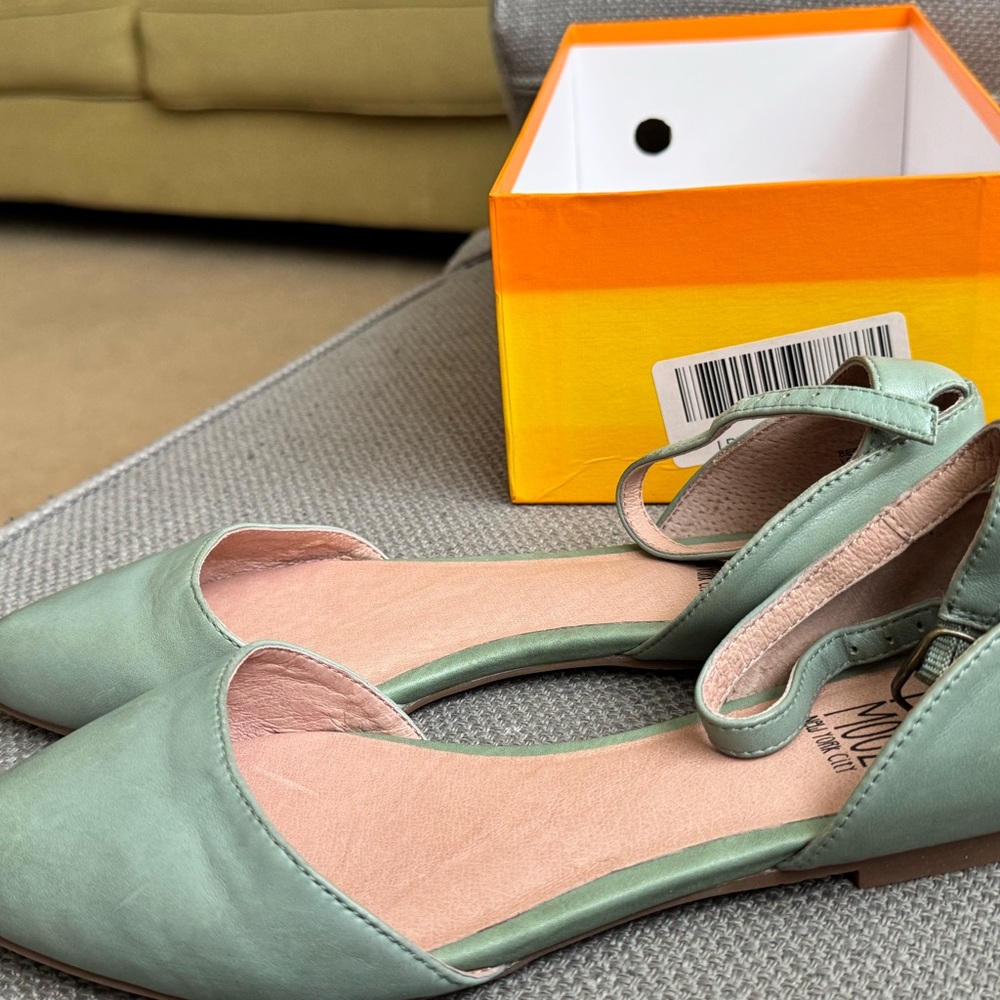 Miz Mooz Green Slingback Flats with Pointed Toe - Picture 8 of 9